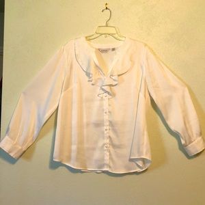 Avenue White Women’s Blouse with buttons